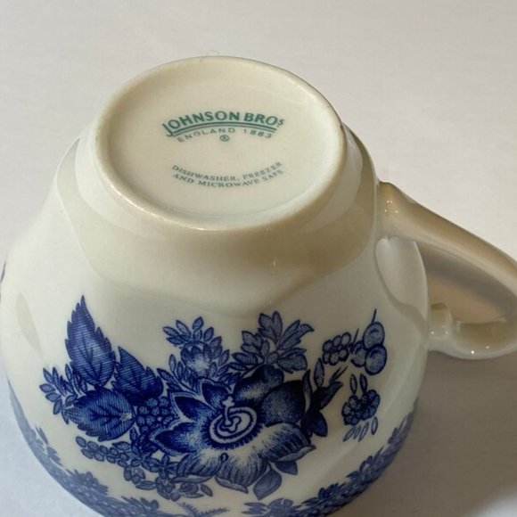 Glass tea coffee cup decorated with a blue floral pattern Johnson Bros England 1 - Picture 4 of 4